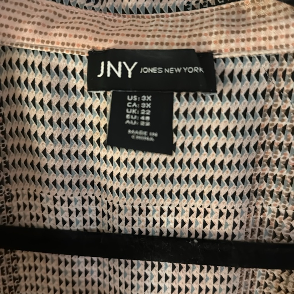 JNY Patterned Button-Up Shirt - Picture 2 of 6